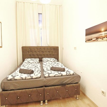 Comfortable Rooms Near Schoenbrunn Palace Hl Вена Экстерьер фото